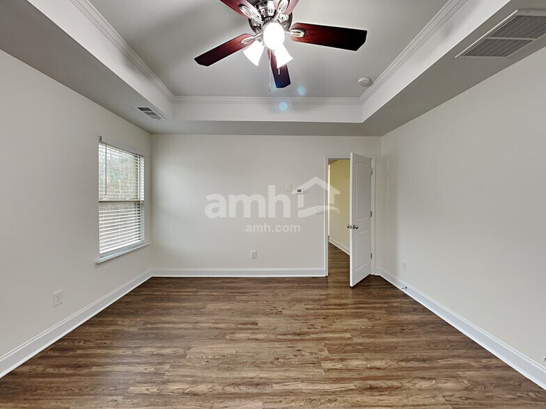 Building Photo - 2615 Beal St