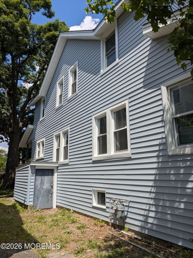 Building Photo - 183 Ridge Ave