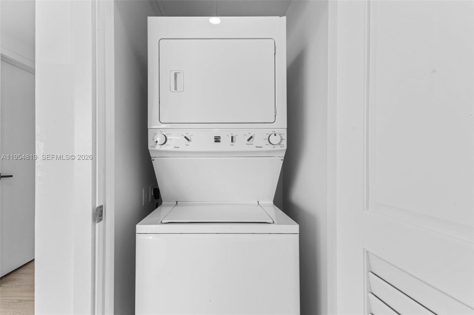 Building Photo - 1080 Brickell Ave