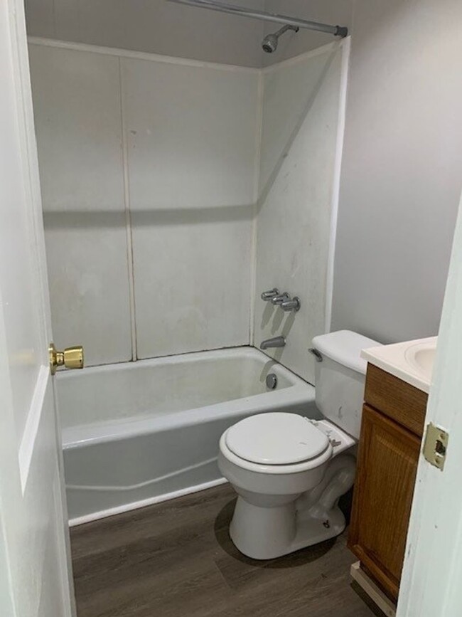 Building Photo - Renovated 2 Bedroom 1 Bath Single Family Home