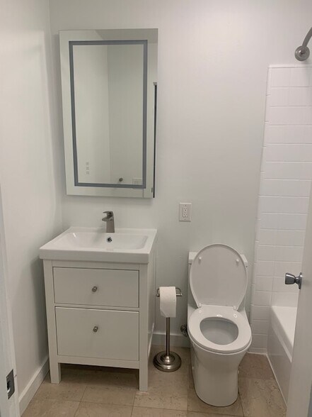 Building Photo - 2641 Anchor Ave