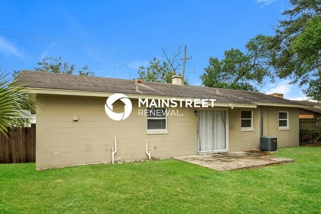 Building Photo - 3 Bedroom Pet-Friendly Home in Orlando, FL with Main Street Renewal