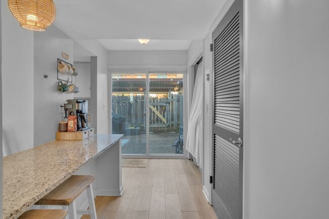 Building Photo - 4001 Anderson Rd