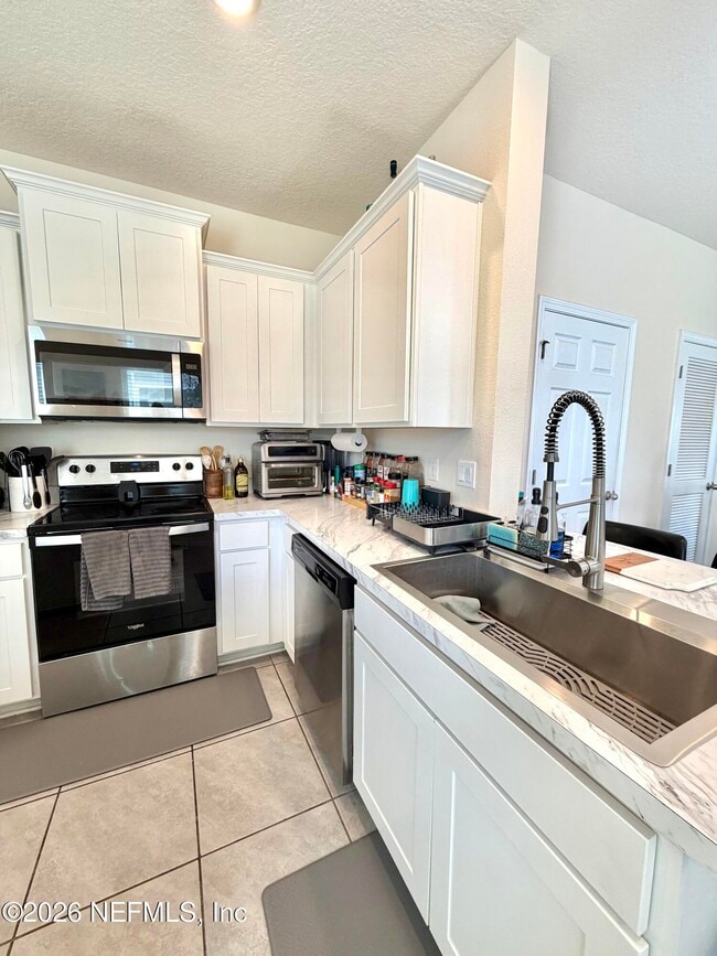 Building Photo - 845 Observatory Pkwy