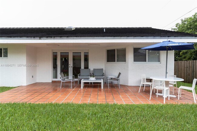 Building Photo - 8192 SW 90th Ave