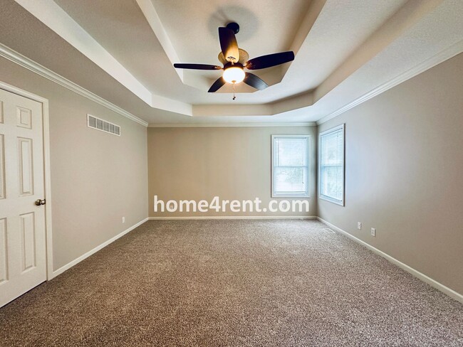 Building Photo - Spacious Four Bedroom Home in KCMO w/ Bran...