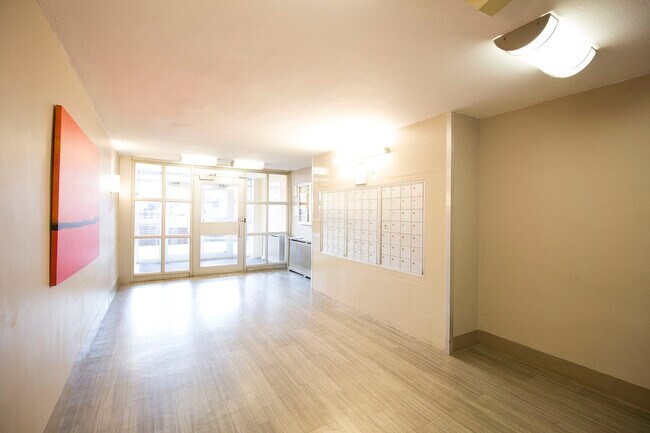 Building Photo - 388 Avenue X