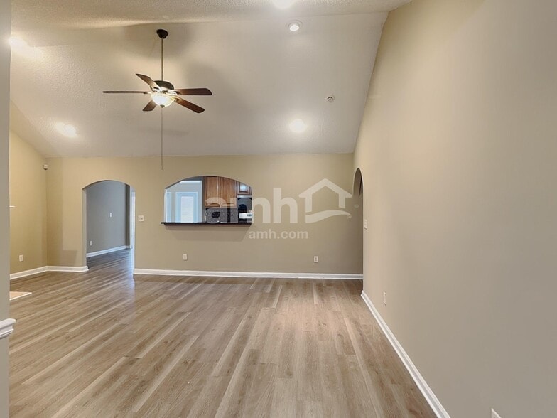 Building Photo - 2075 Reserve Pky