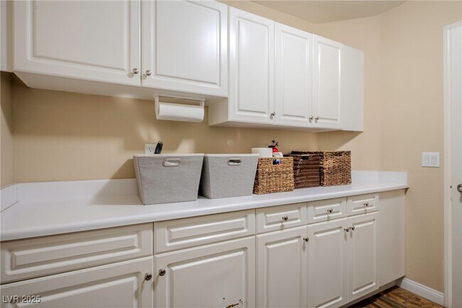 Building Photo - 921 San Bruno Ave