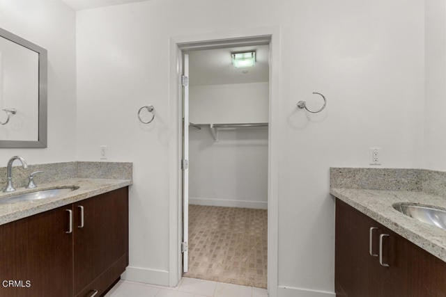 Building Photo - 17 Delancy