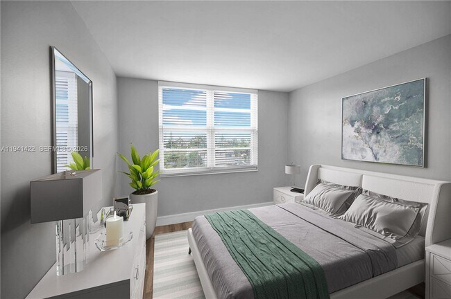 Building Photo - 1600 SE 15th St