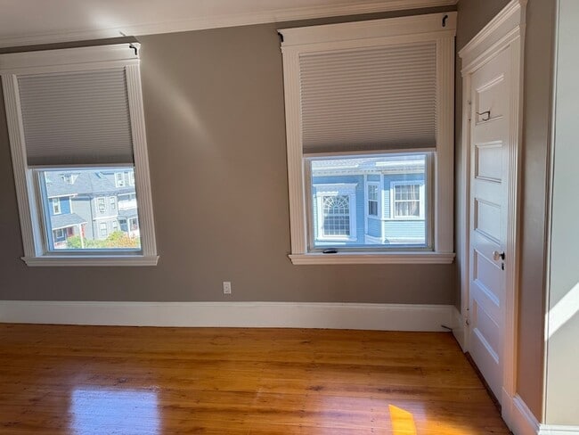 Building Photo - 40 Cushing Ave