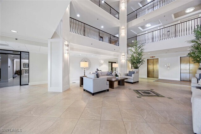 Building Photo - 520 S Collier Blvd