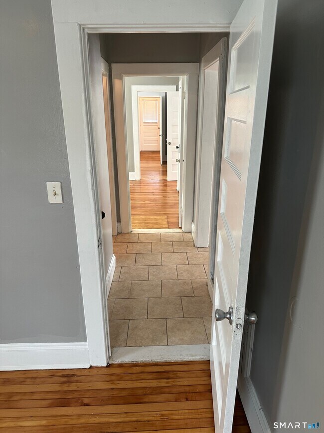 Building Photo - 448 Hillside Ave