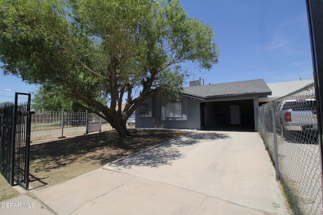 Building Photo - 9604 Gaza Dr