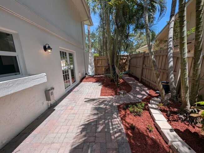 Building Photo - 3069 NW 27th Terrace