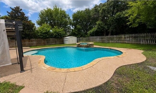 Building Photo - 5BR Fannin Farms Home with Dual Master Suites & Pool