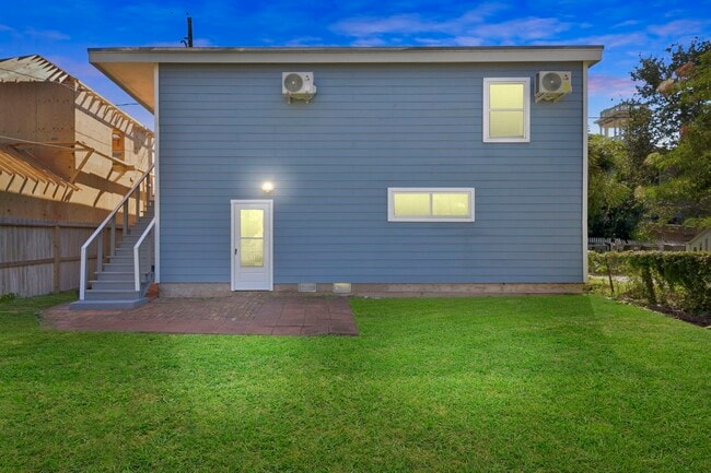 Building Photo - 1415 Avenue H