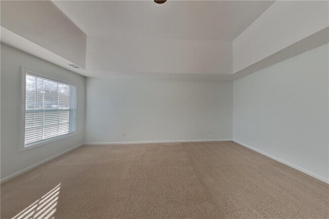 Building Photo - 5050 Roxton Ln