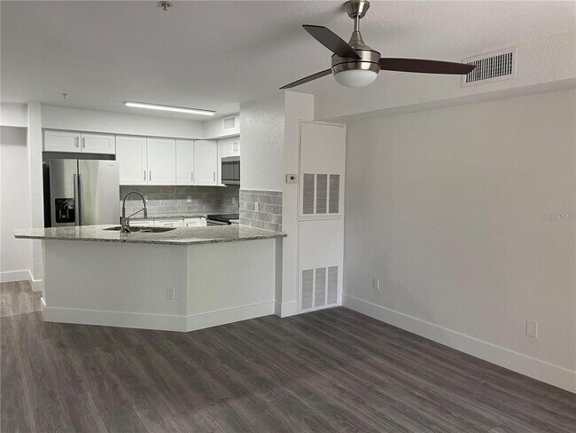 Building Photo - 826 Camargo Way