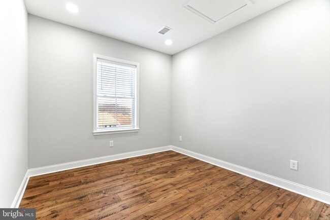 Building Photo - 48 Evergreen Ln