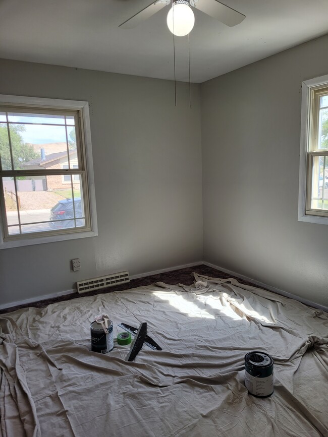 Building Photo - 2215 New Hampshire St
