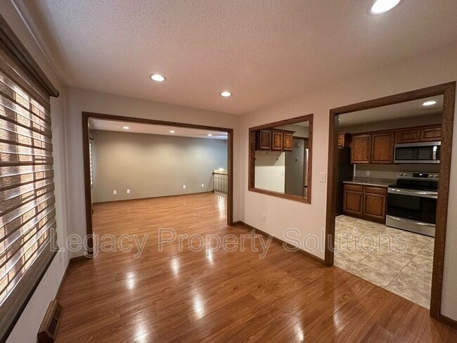 Building Photo - 1400 S 3rd St