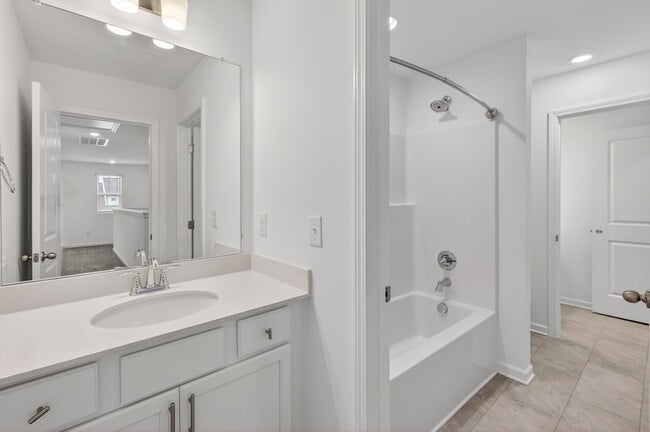 Building Photo - 4909 Russell David Dr