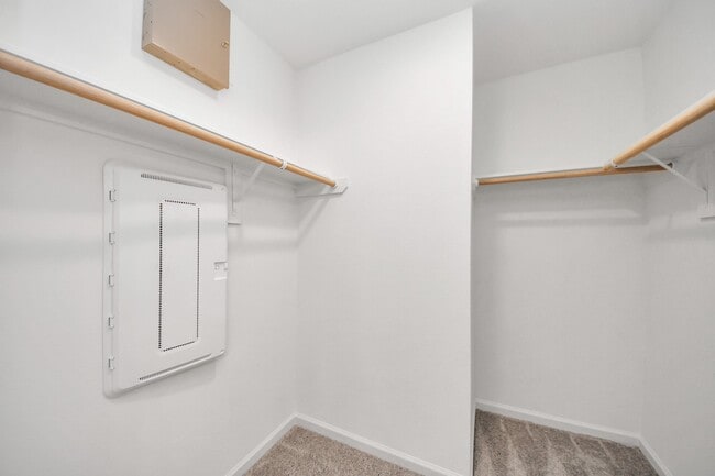 Building Photo - 10315 Malta Trce Dr