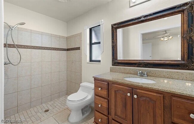 Building Photo - 4709 SW 25th Pl