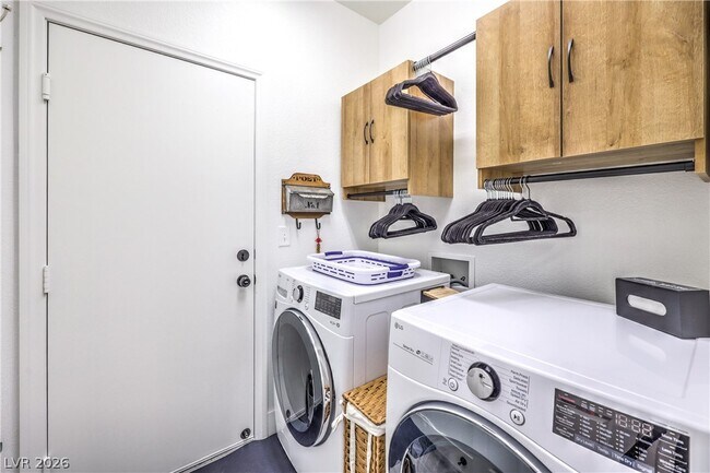 Building Photo - 10762 Flame Vine Ct