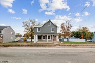 Building Photo - 937 Ringwood Ave