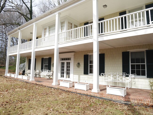 Building Photo - Stunning 1928 Estate Home in Caves Valley ...