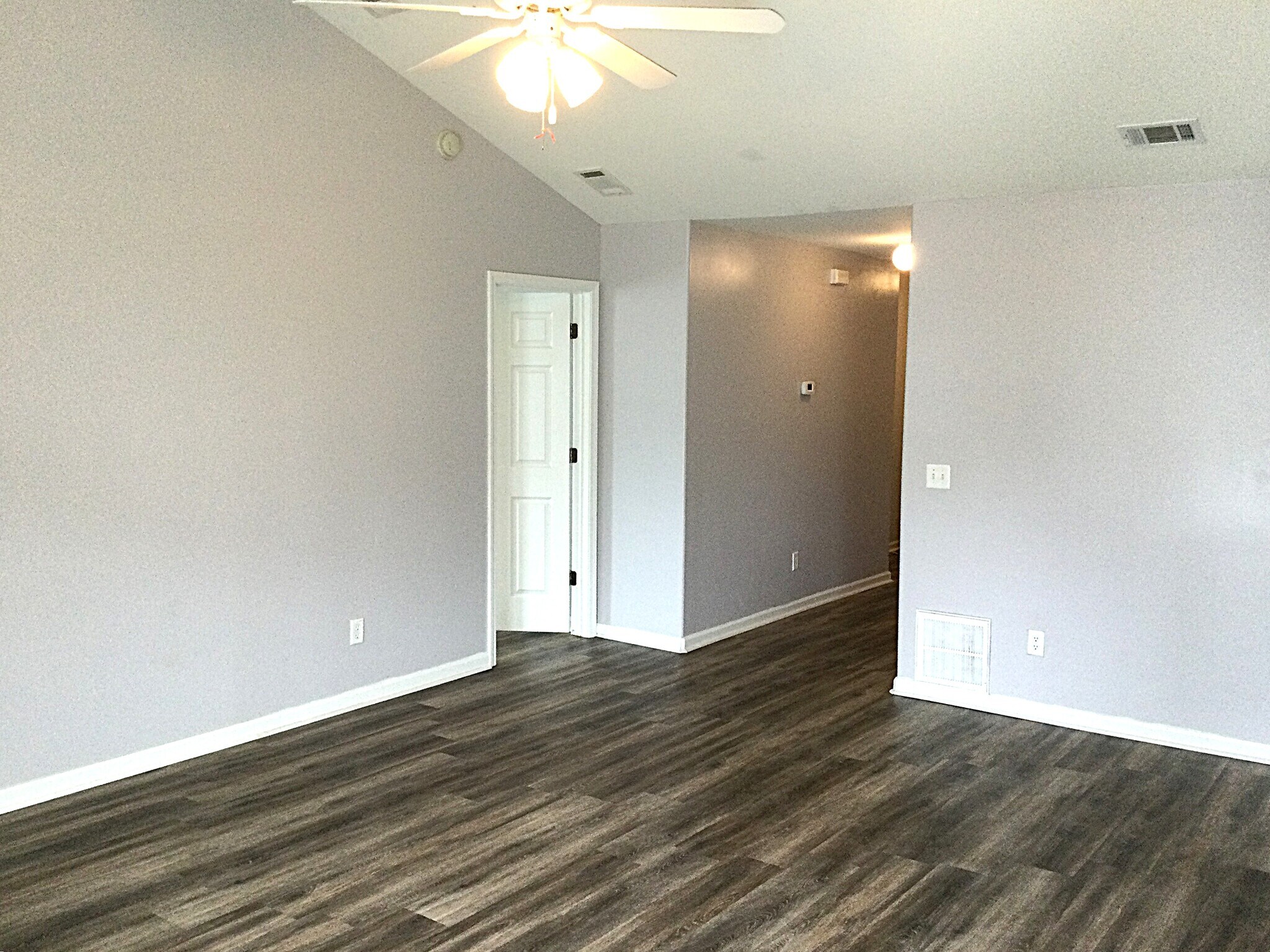 Building Photo - 422 Sea Breeze Dr