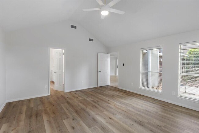 Building Photo - 1815 Moston Dr