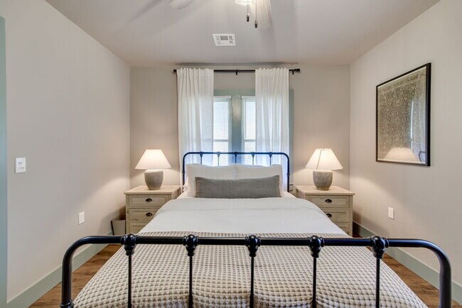 Building Photo - 2708 NW 11th St