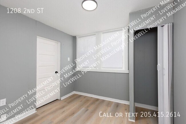Building Photo - 1208 2nd St