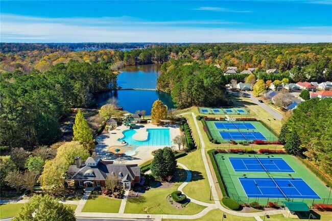 Building Photo - 405 Chadwick Cmns