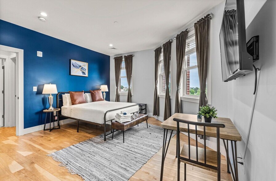 Building Photo - 1011 Bennington St