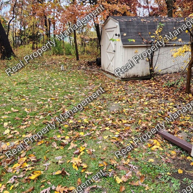 Building Photo - Updated 3 Bedroom Duplex