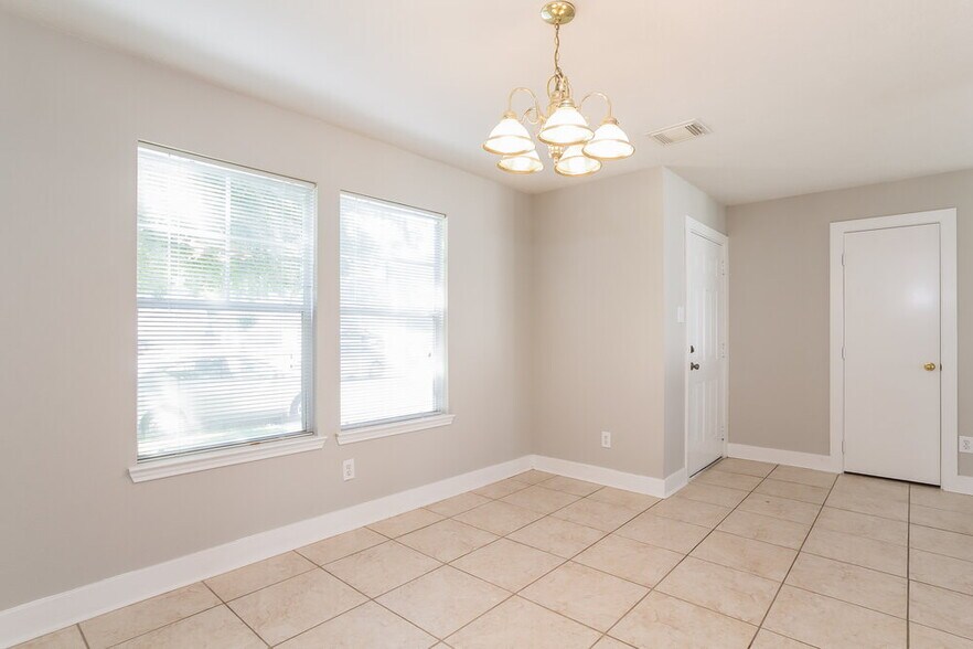 Building Photo - 10202 Farrell Dr