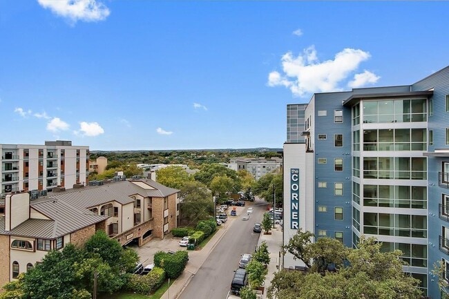 Building Photo - 2505 San Gabriel St