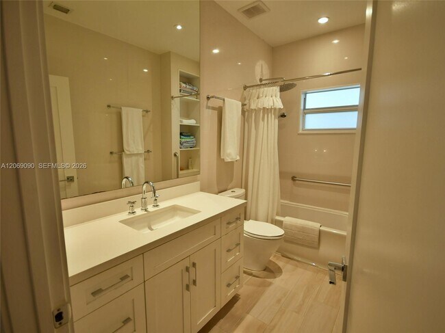 Building Photo - 55 Ocean Ln Dr