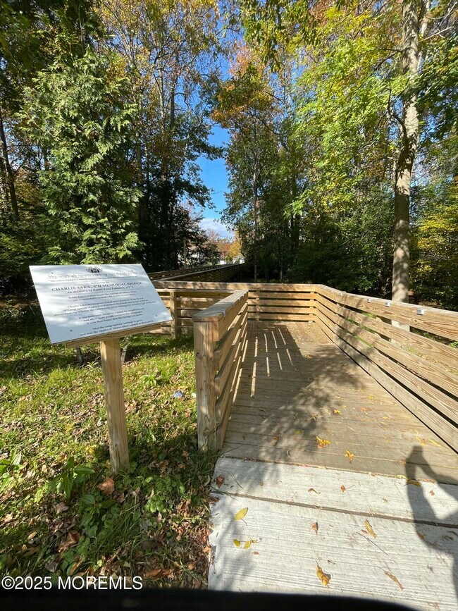 Building Photo - 243 Woodcrest Rd