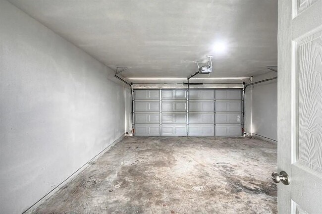Building Photo - 12710 Hill Branch Dr