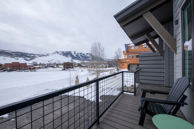 Building Photo - 85 Haverly St