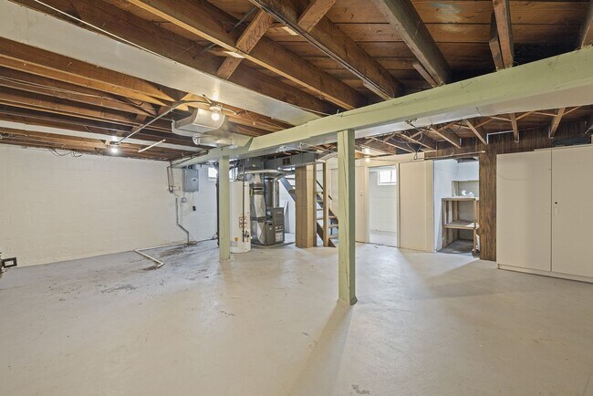 Building Photo - Cozy 3-Bedroom Ranch with Garage in Charming Old Towne Bellevue