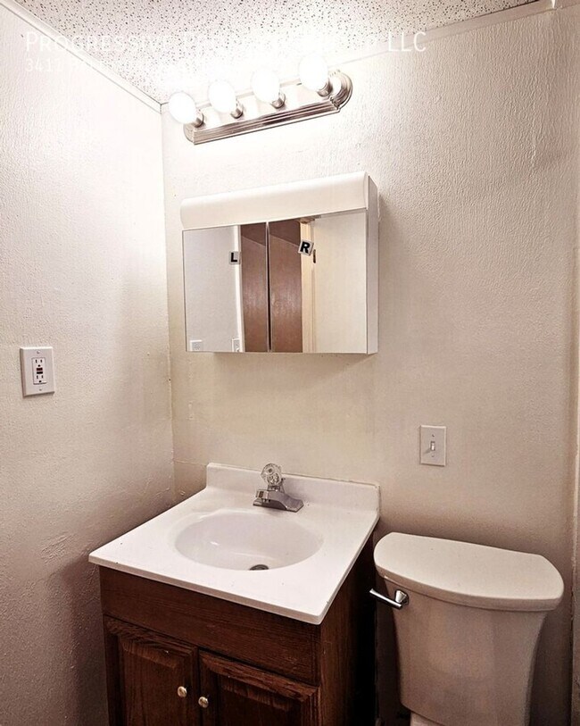 Building Photo - 3411 Baltimore Ave