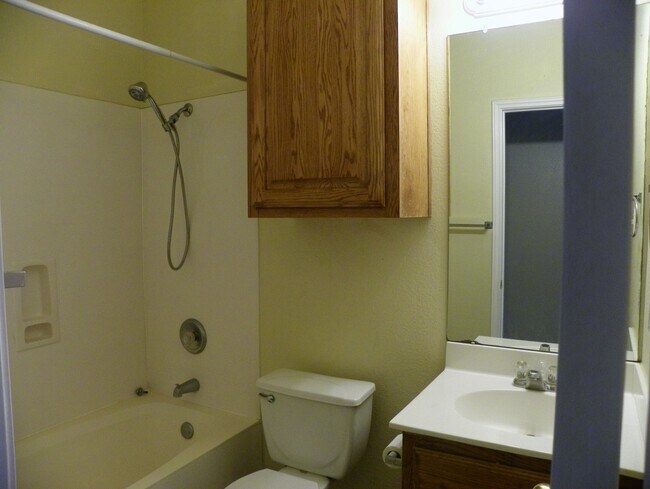 Building Photo - 2601 Cypress Ln