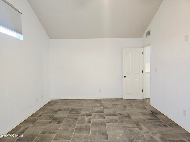 Building Photo - 1504 Bill Mueller Pl